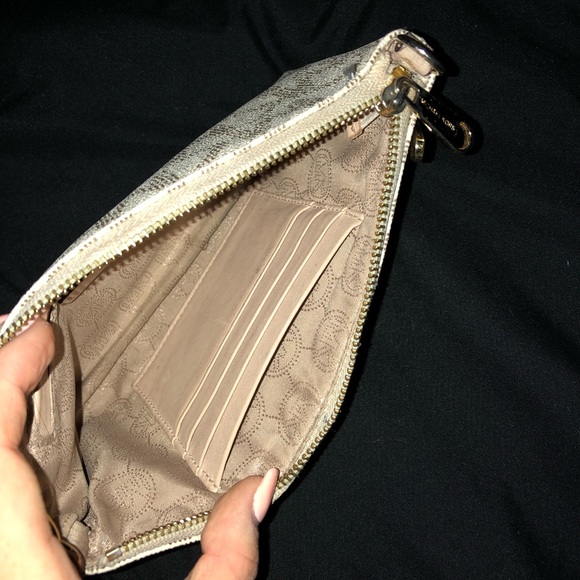 Michael Kors Wristlet - Picture 4 of 5